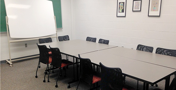Large Group study room in Raymond Cravens Library