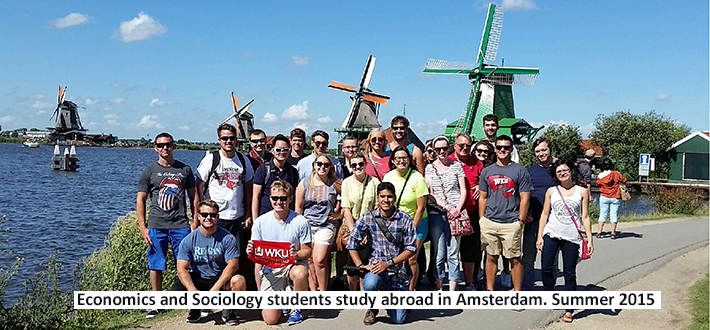 Economics and Sociology students study abroad in Amesterdam. Summer 2015