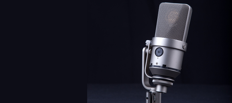 #caption5 Jay Leno used this Neumann microphone broadcast conversations with guests ranging from Robin Williams, Robert Downing, Jr., Toby Keith, and Rod Stewart to Senators Barack Obama and John McCain.