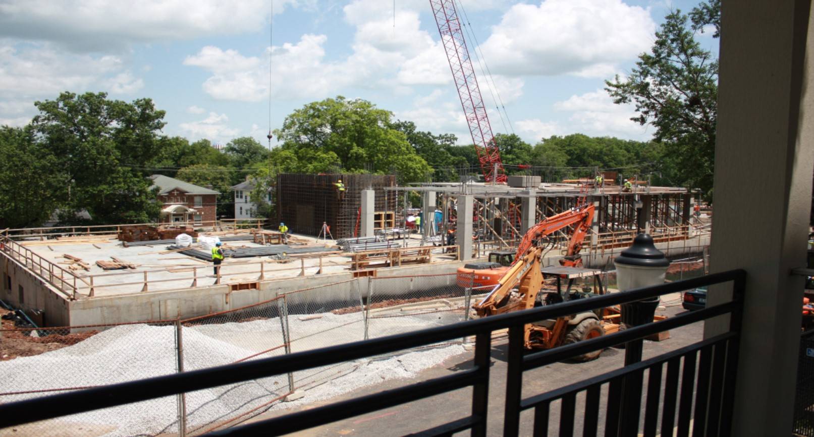 #caption7 Construction underway on the new science building, Ogden College Hall.