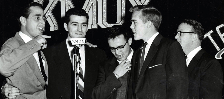 #caption6 Hilltoppers on Teen O'Clock Time, KMOX radio, St. Louis, Missouri, left to right: KMOX emcee Curt Ray, Jim Sacca, Seymore Speigelman, Don McGuire and Billy Vaughn.