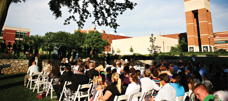 #caption5 A Wedding at Guthrie Tower on South Lawn