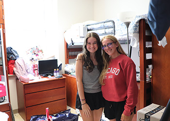 Gatton Juniors in Room on Move In Day