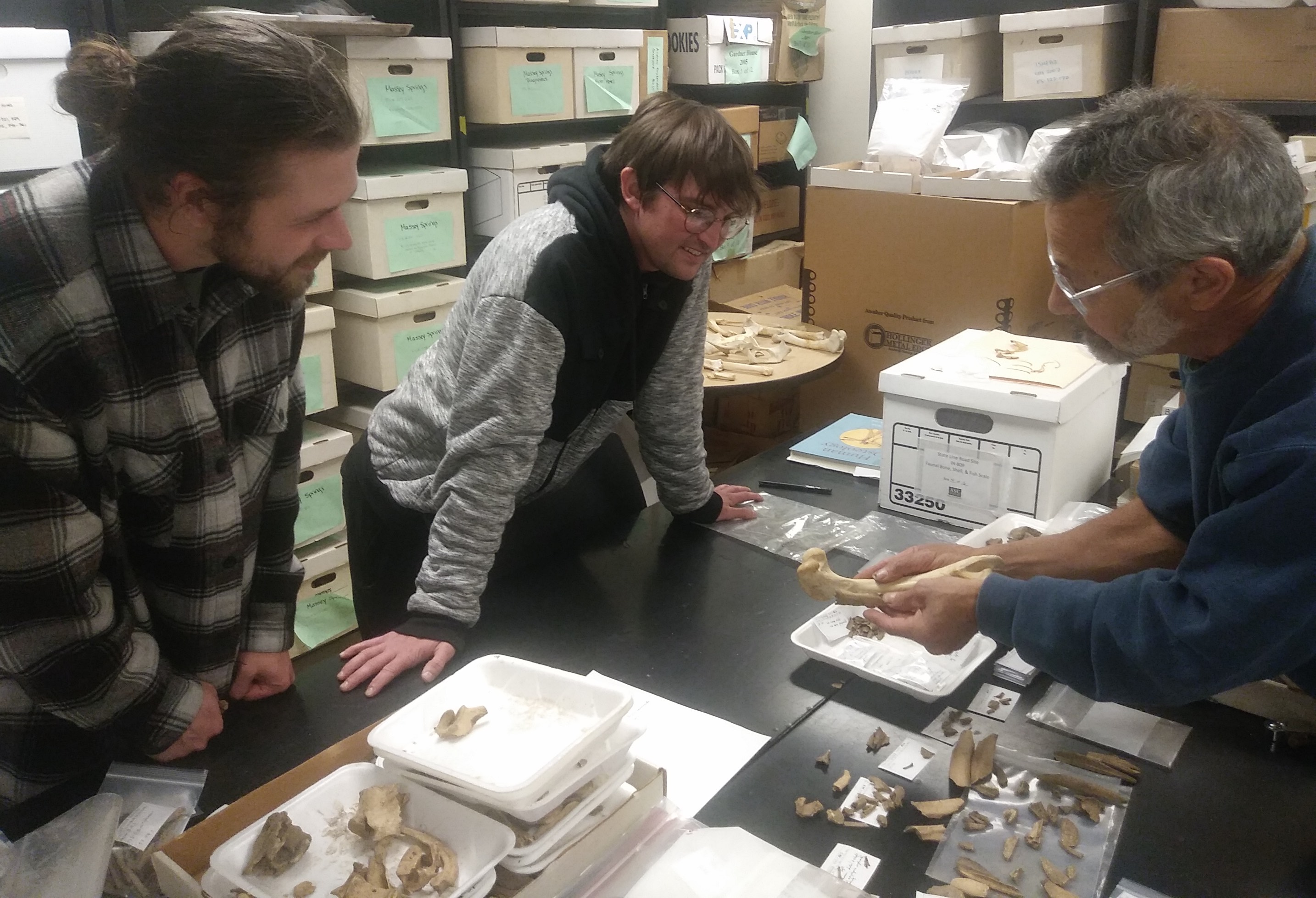 Students working with KAS zooarchaeologist