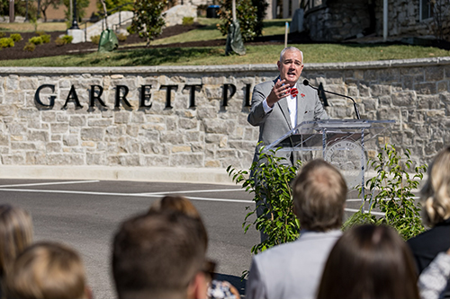 Garrett Plaza dedicated on WKU campus