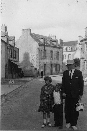 Robert Penn Warren and his children, Rosanna and Gabriel Warren, in Locmariaquer, France, 1961.