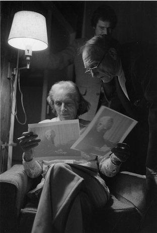 Robert Penn Warren reviewing portraits with his wife, Eleanor Clark Warren, in Fairfield, Connecticut. Photo by Bill Ferris of the Center for Southern Folklore.
